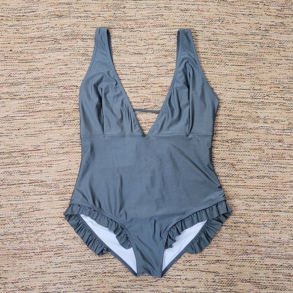 CUPSHE One Piece Swimsuit - Picture 9 of 11